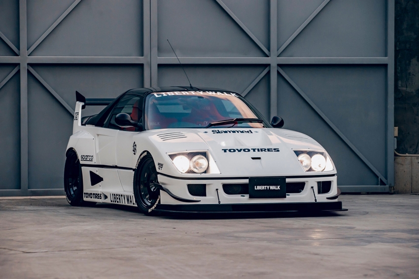 Derrière cette mini F40 se cache une Autozam AZ-1