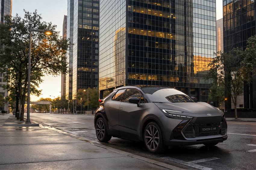 Toyota C-HR GR SPORT : 10 ans, toujours aussi stylée… et toujours incapable de passer inaperçu